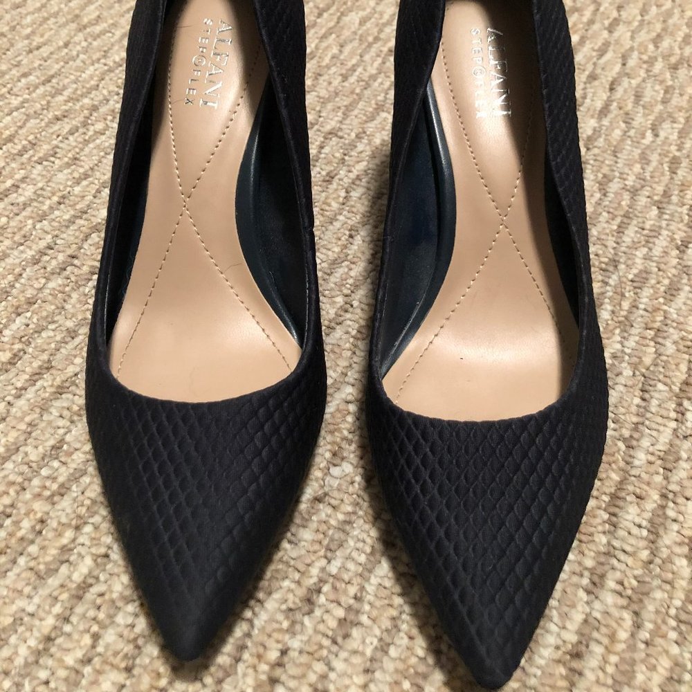 Brand new, never worn- Navy Alfani Pumps
